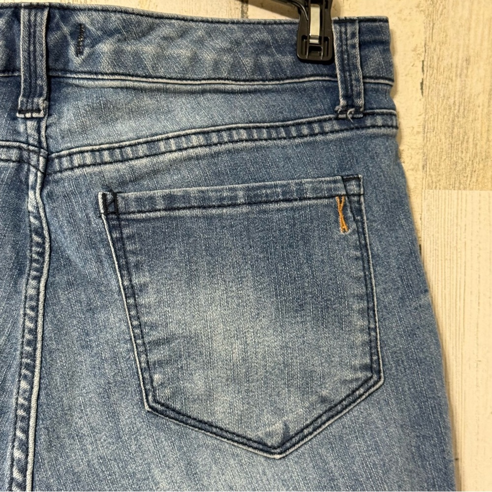 Vintage America Blue Jeans with Floral Embroidery - Picture 8 of 16